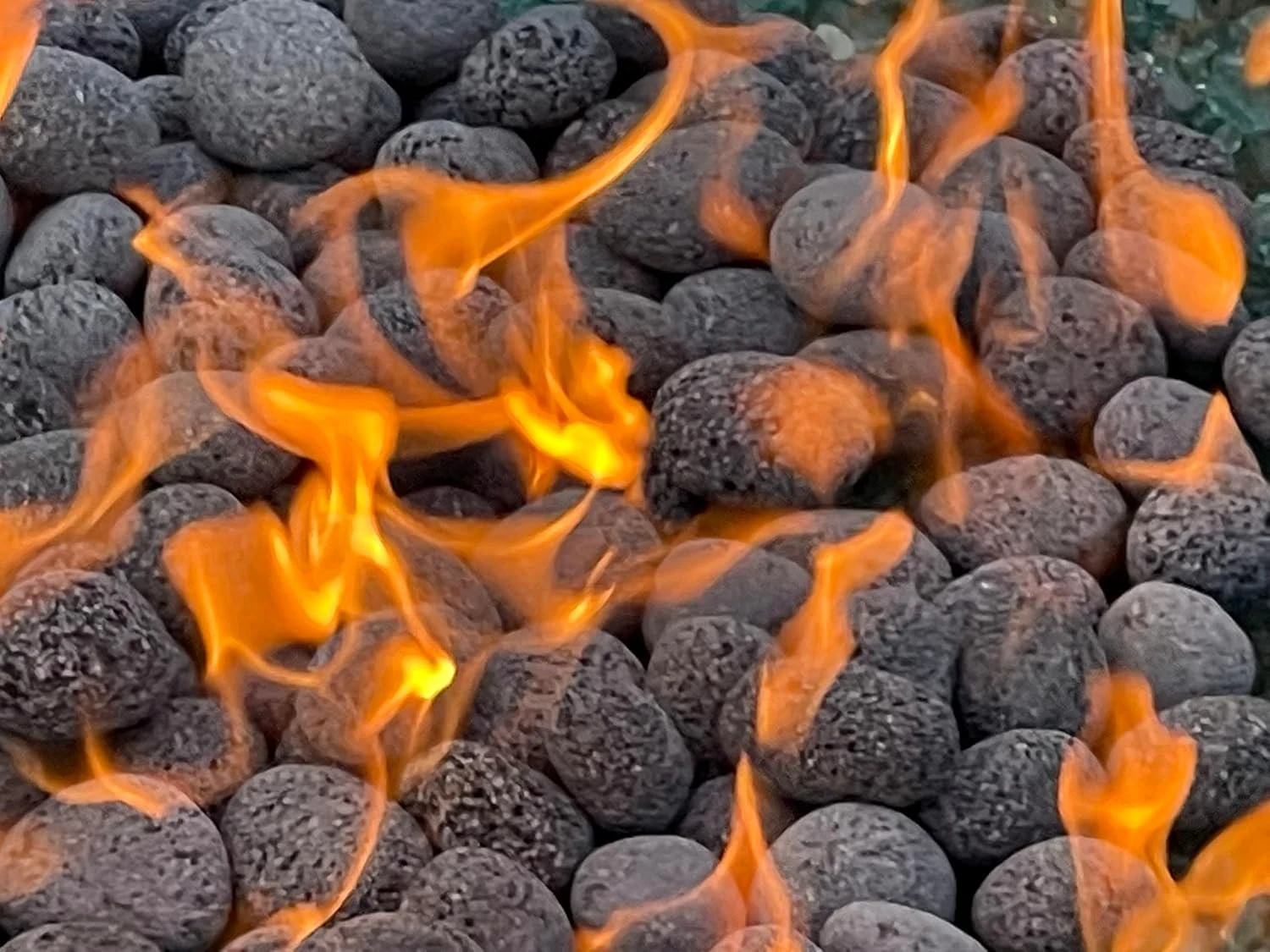 10 Lbs 1 - 2'' Black Grey Premium Pebbles Lava Rock Natural Tumbled Stones For Indoor Outdoor Gas Fire Pit, Fireplaces, Garden Landscaping Decoration 4 10 Lbs 1 - 2'' Black Grey Premium Pebbles Lava Rock Natural Tumbled Stones For Indoor Outdoor Gas Fire Pit, Fireplaces, Garden Landscaping Decoration - Image 2